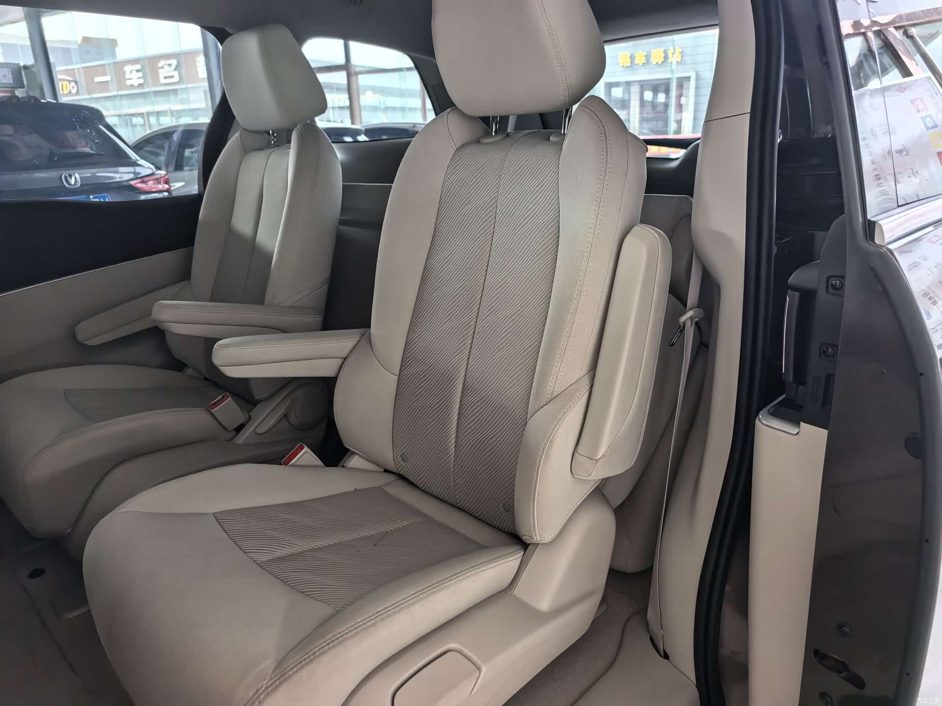 Buick GL8, 2022 8