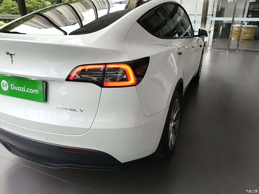 Tesla Model Y, 2022 8