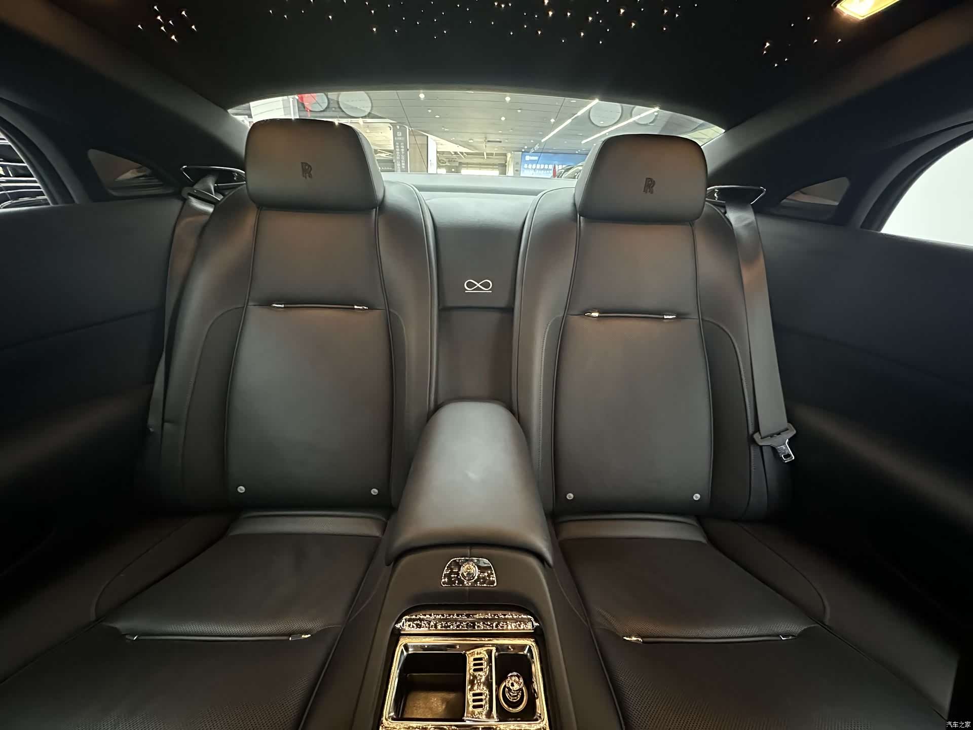 Rolls-Royce Wraith, 2017 33