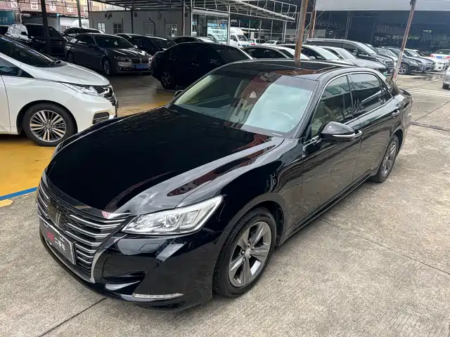 Toyota Crown 2016 — купить из Китая под заказ