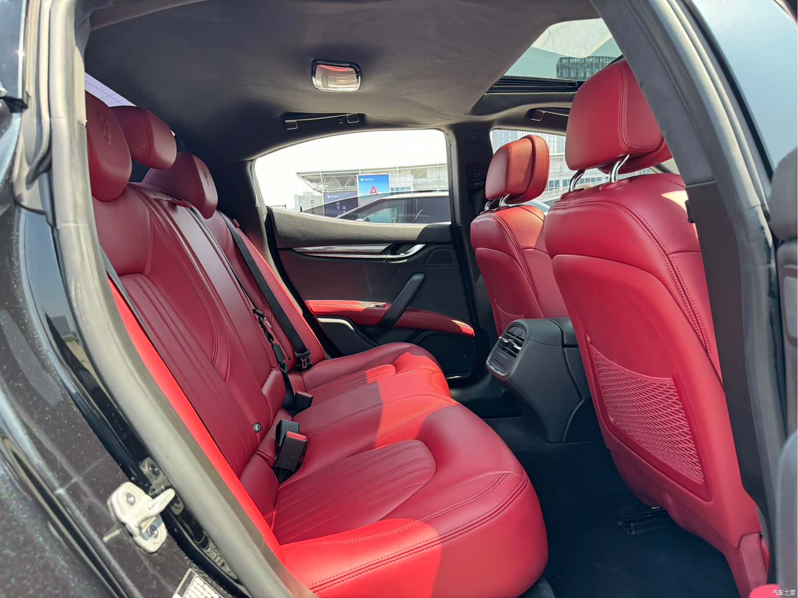 Maserati Ghibli, 2023 8