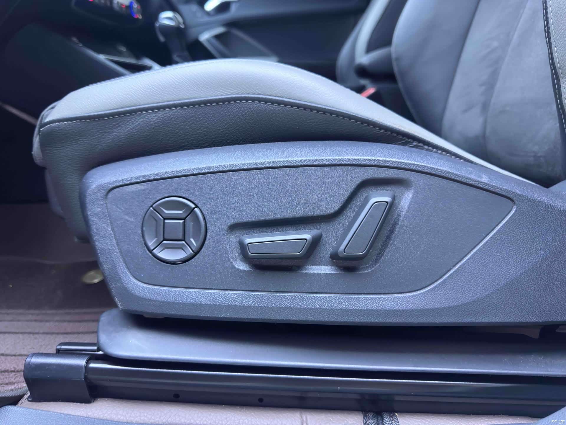 Audi Q3, 2023 16