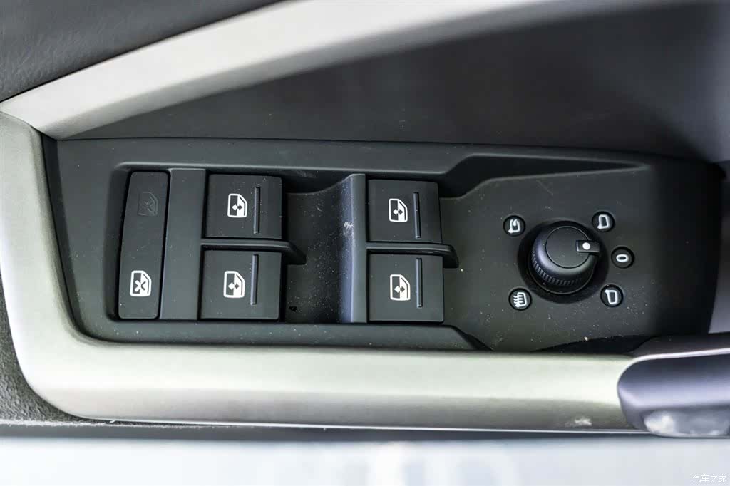 Audi Q3, 2023 16