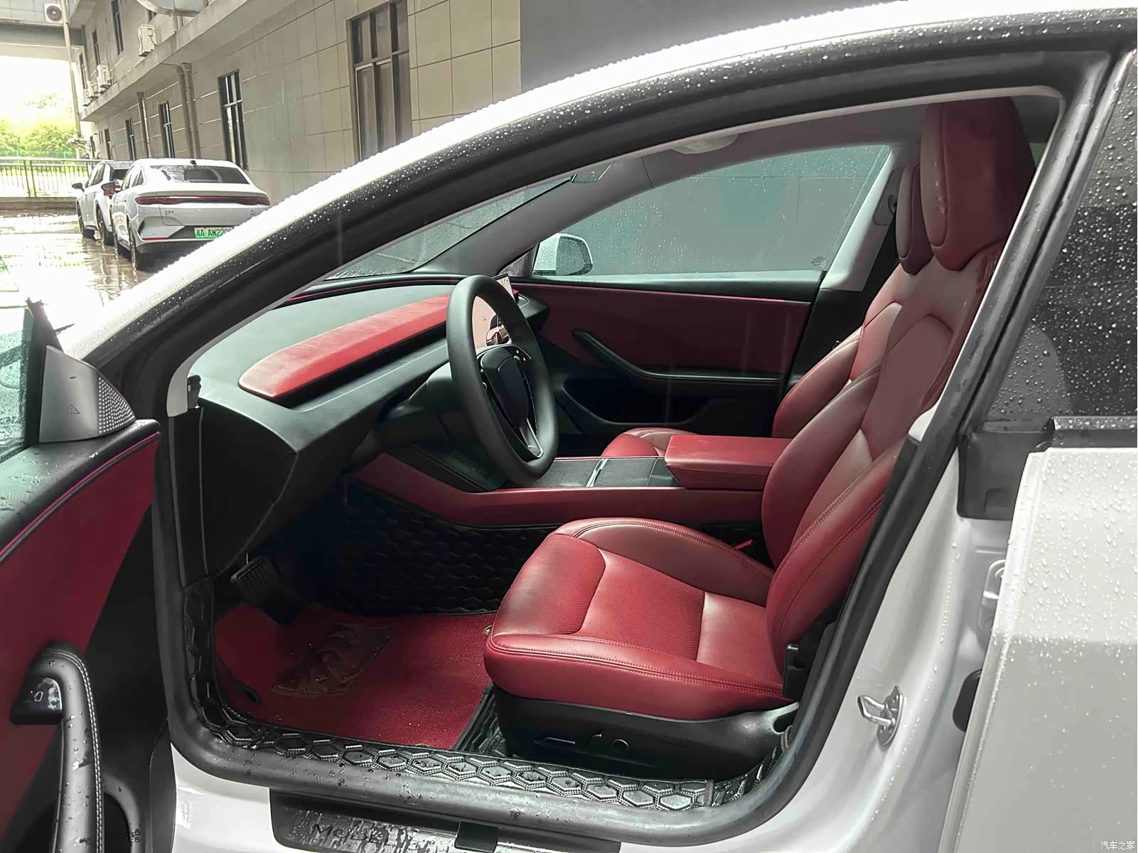 Tesla Model 3, 2025 9