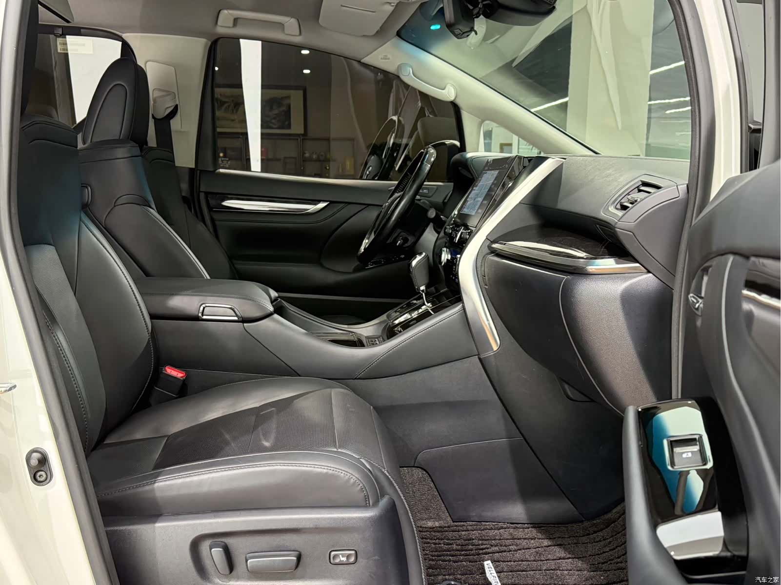 Toyota Vellfire, 2020 19