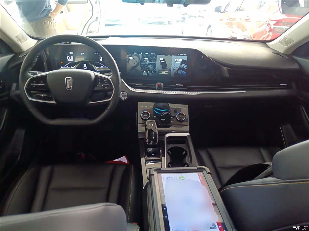 Bestune B70, 2024 10