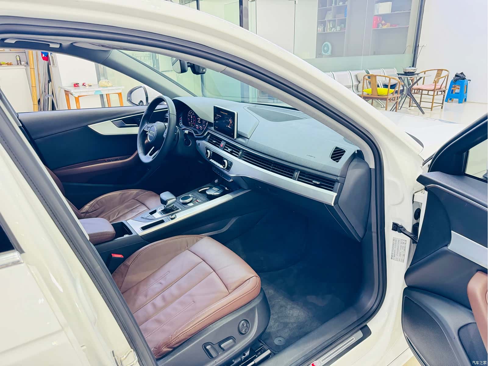 Audi A4L, 2019 9
