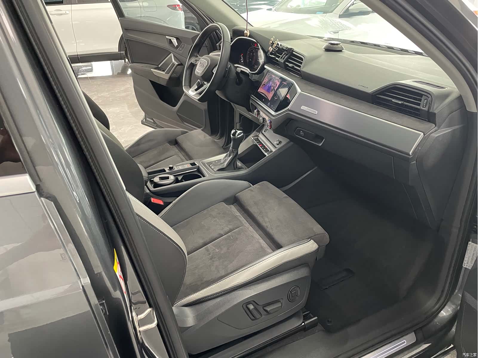 Audi Q3, 2022 7