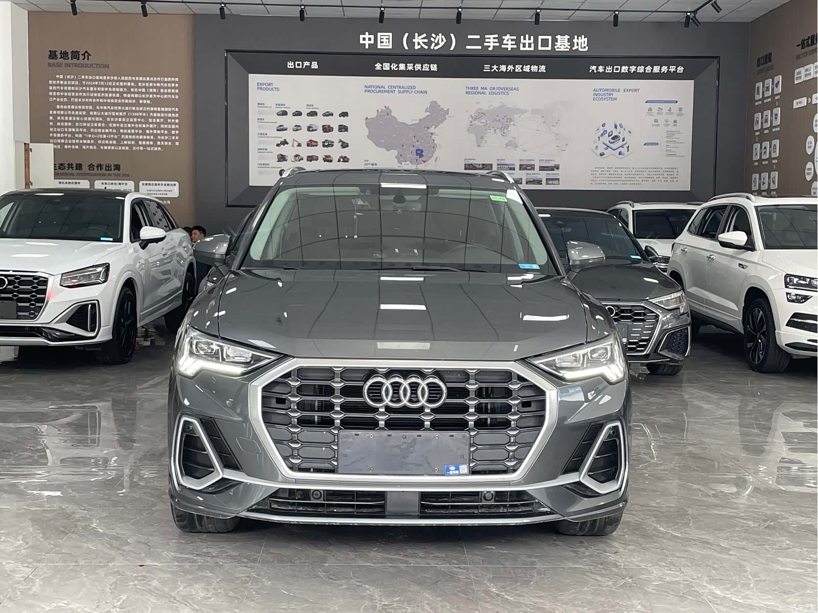 Audi Q3, 2022 2