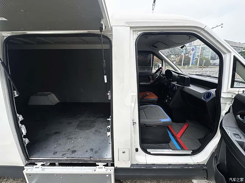 Foton E7, 2023 14