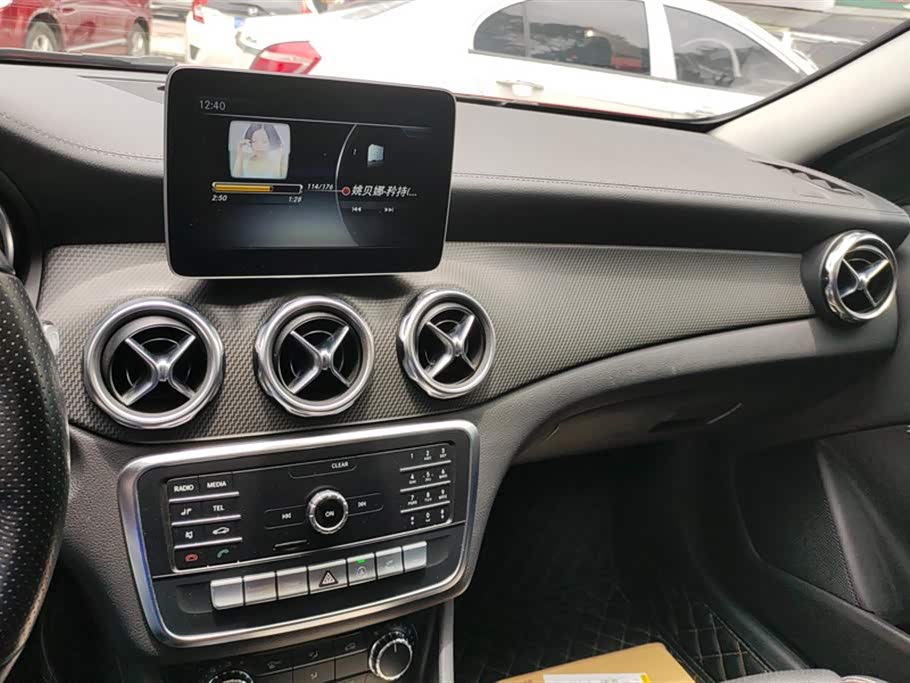 Mercedes-Benz GLA Mercedes-Benz GLA