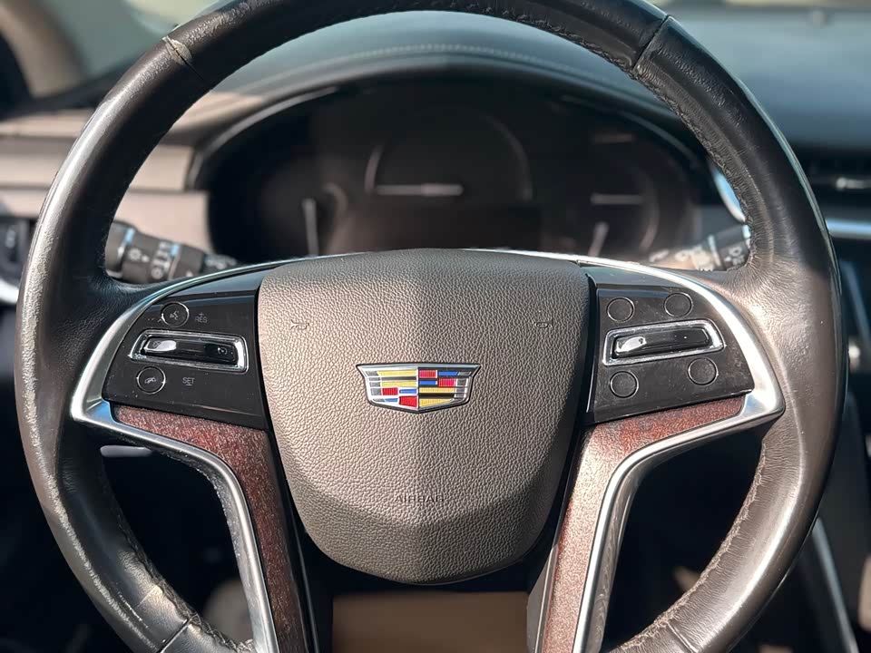 Cadillac XTS
