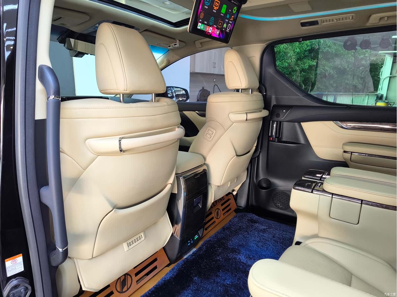 Toyota Vellfire, 2022 14