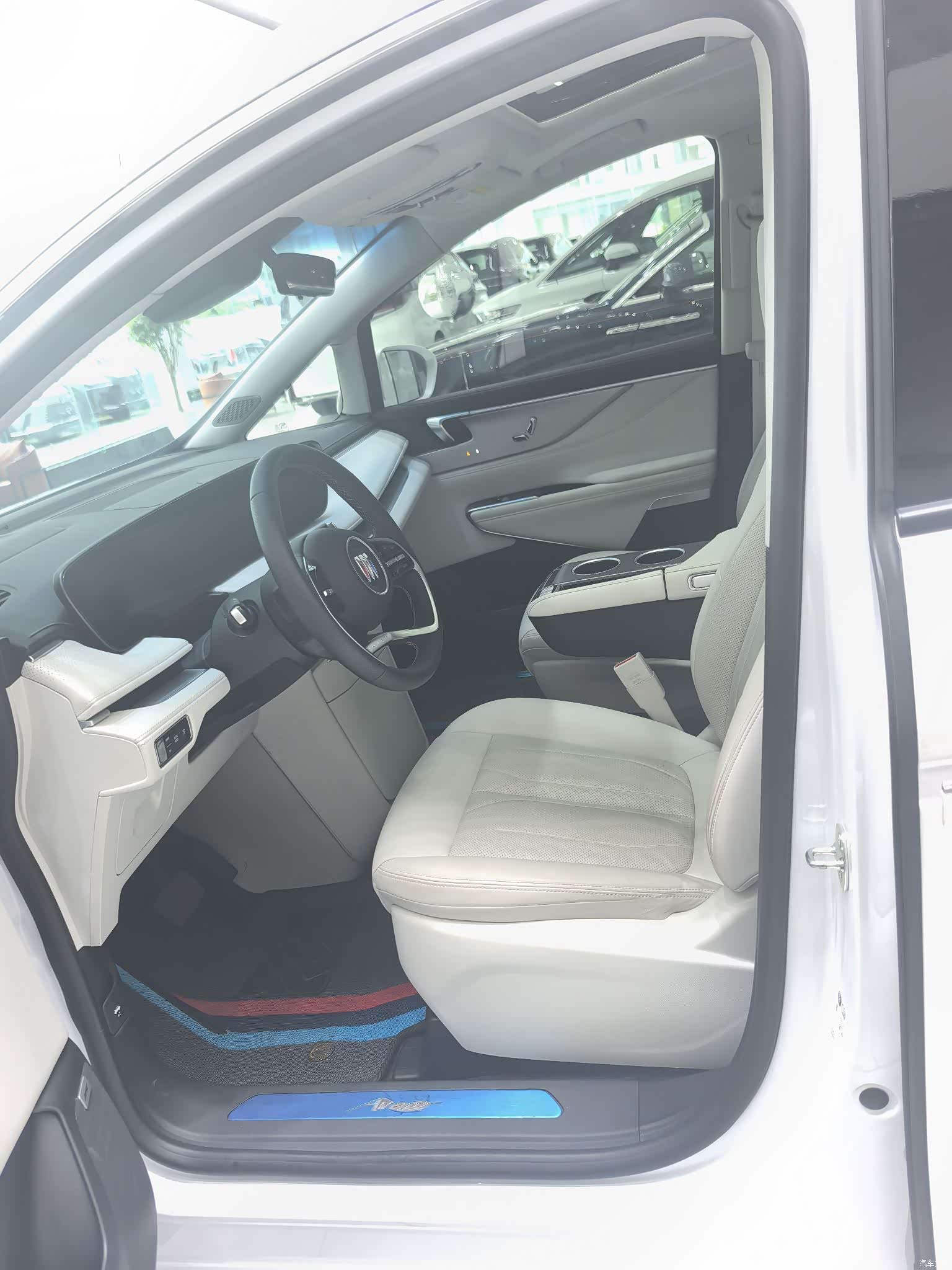 Buick GL8, 2024 4