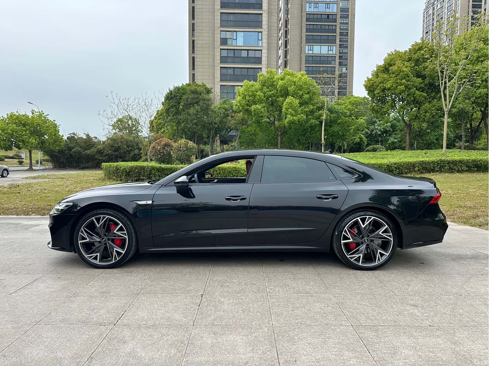 Audi A7L, 2023 все фото