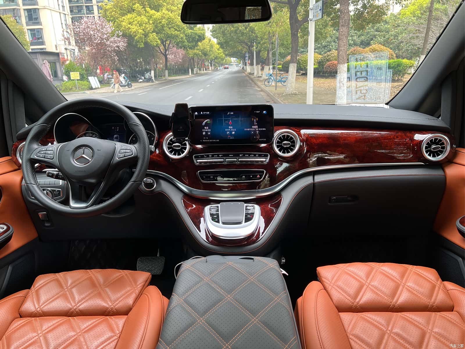 Mercedes-Benz V-Class, 2024 4