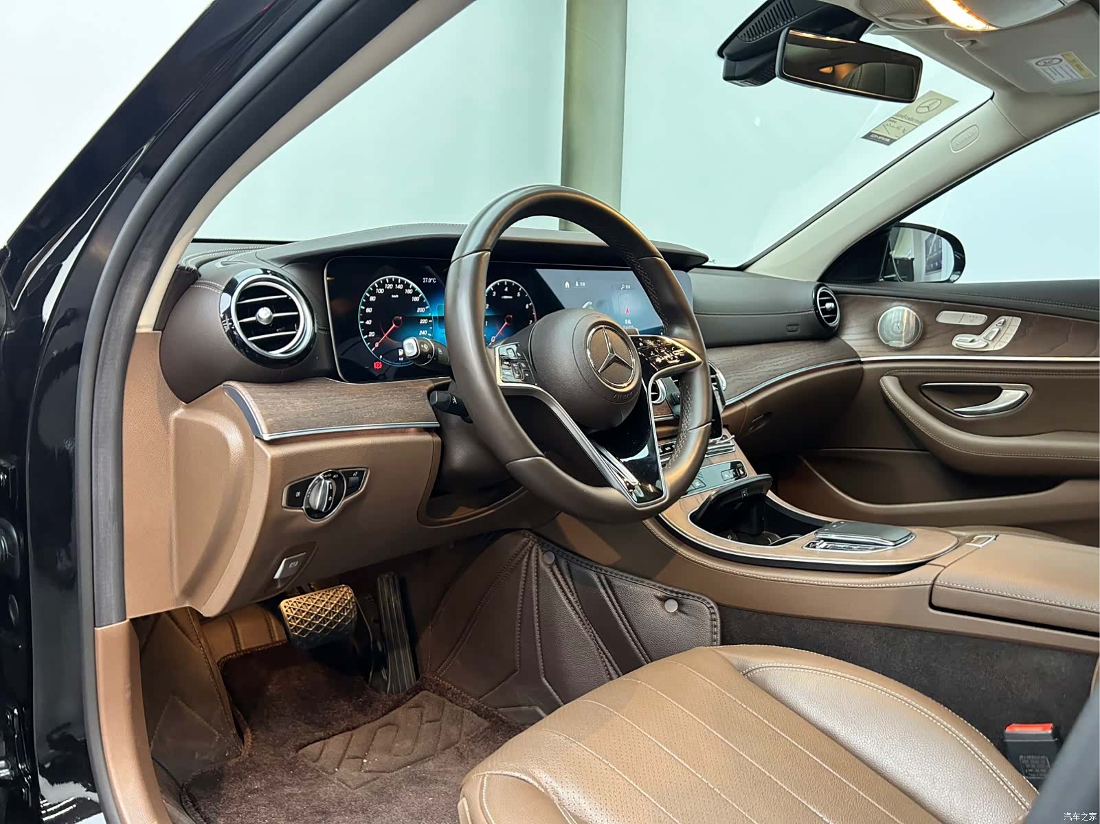 Mercedes-Benz E-Class, 2023 10