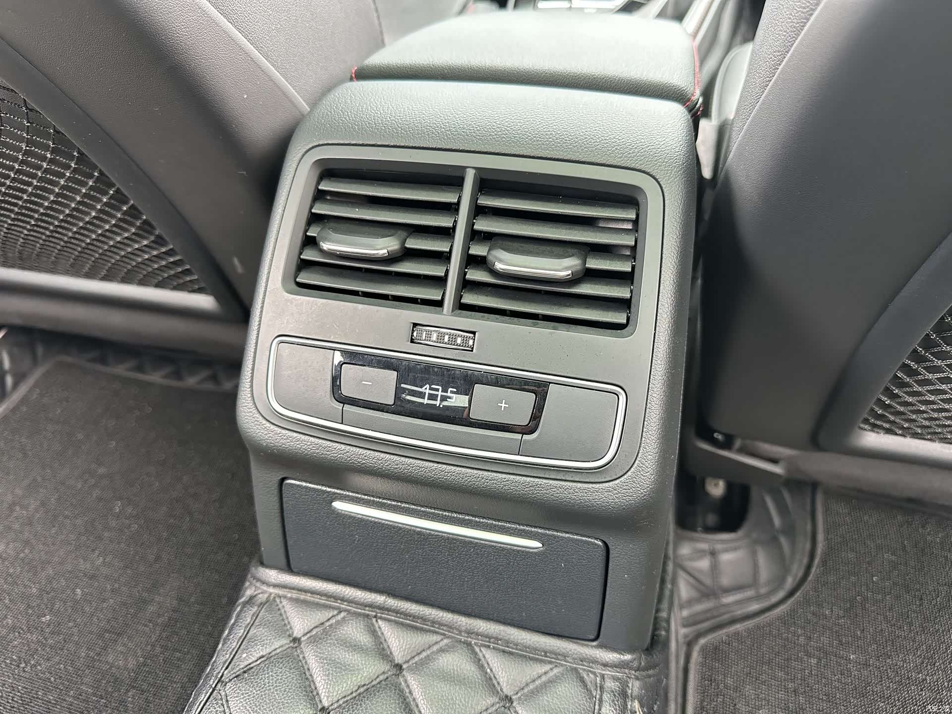 Audi A4L, 2022 21