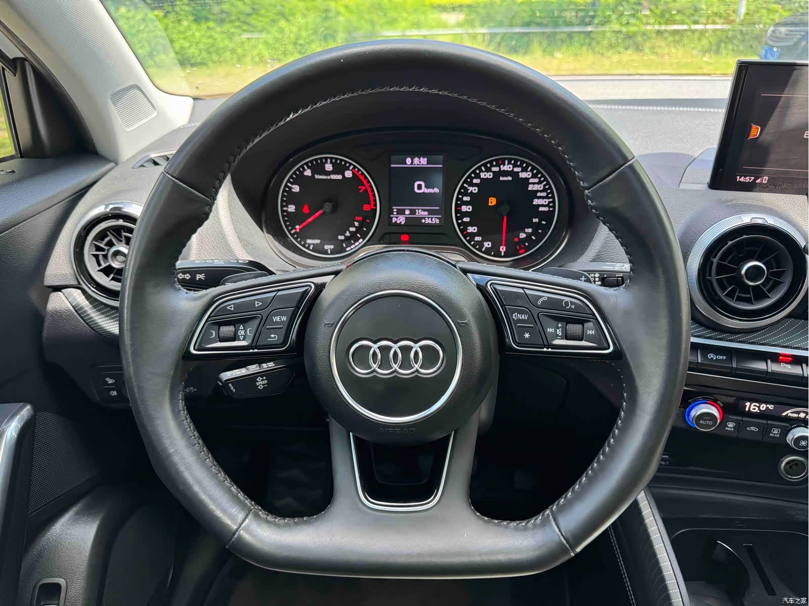 Audi Q2L, 2022 13