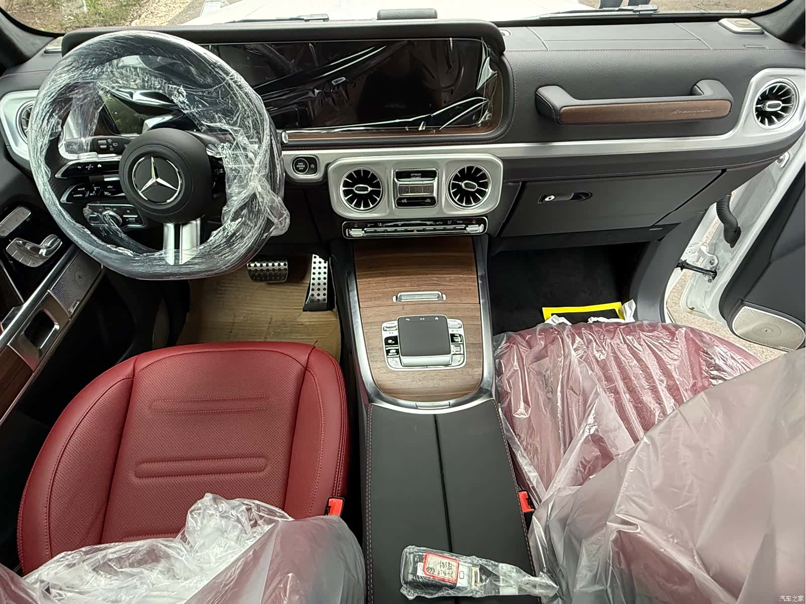 Mercedes-Benz G-Class, 2026 17