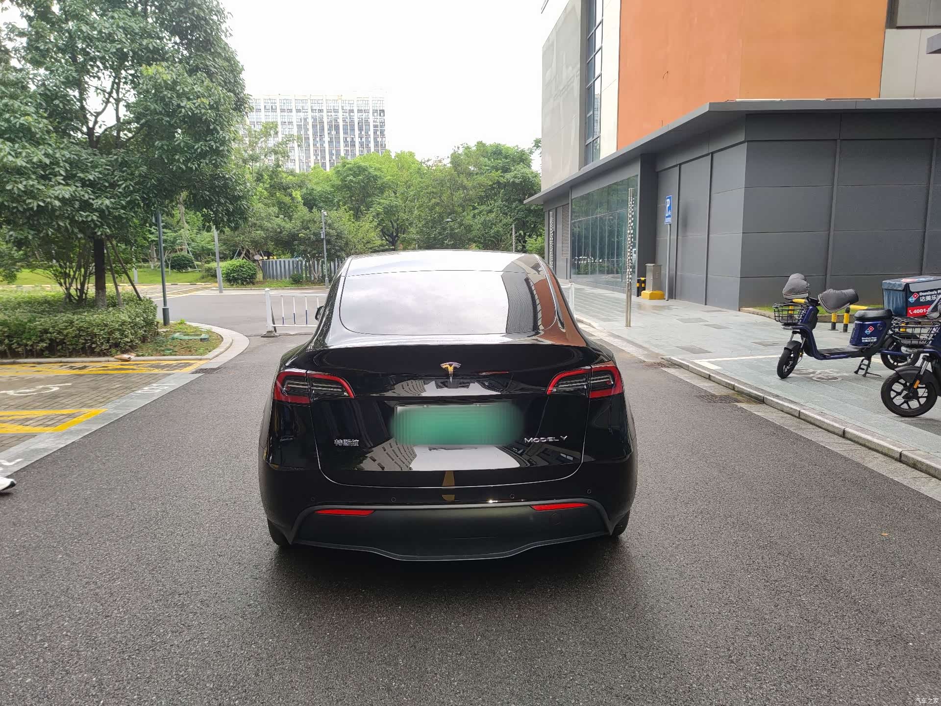 Tesla Model Y, 2023 15