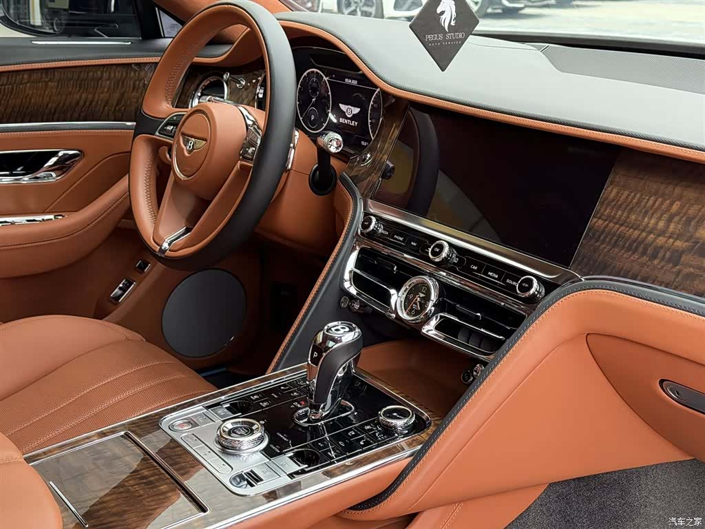 Bentley Flying Spur, 2021 11