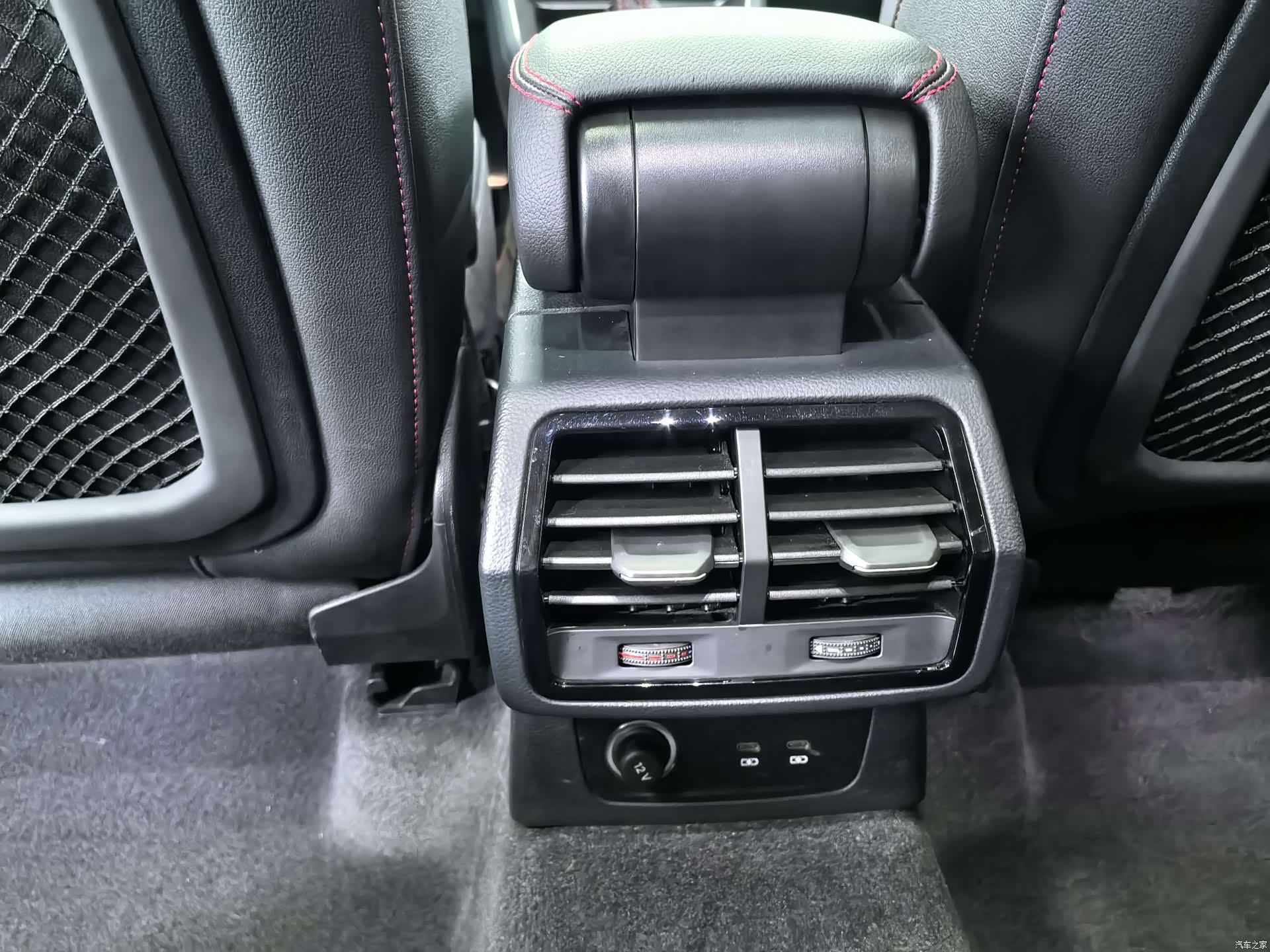 Audi Q3, 2021 11