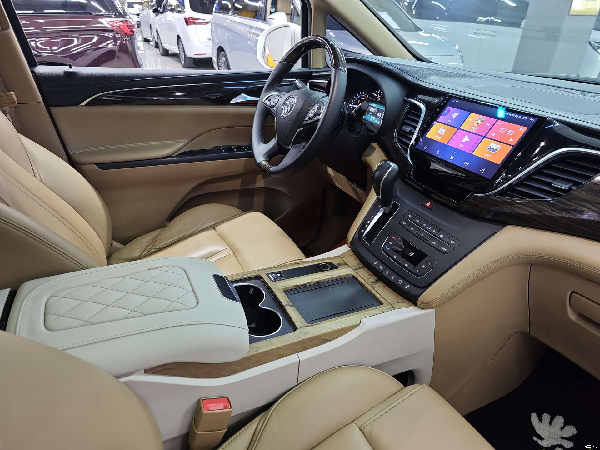 Buick GL8, 2020 10