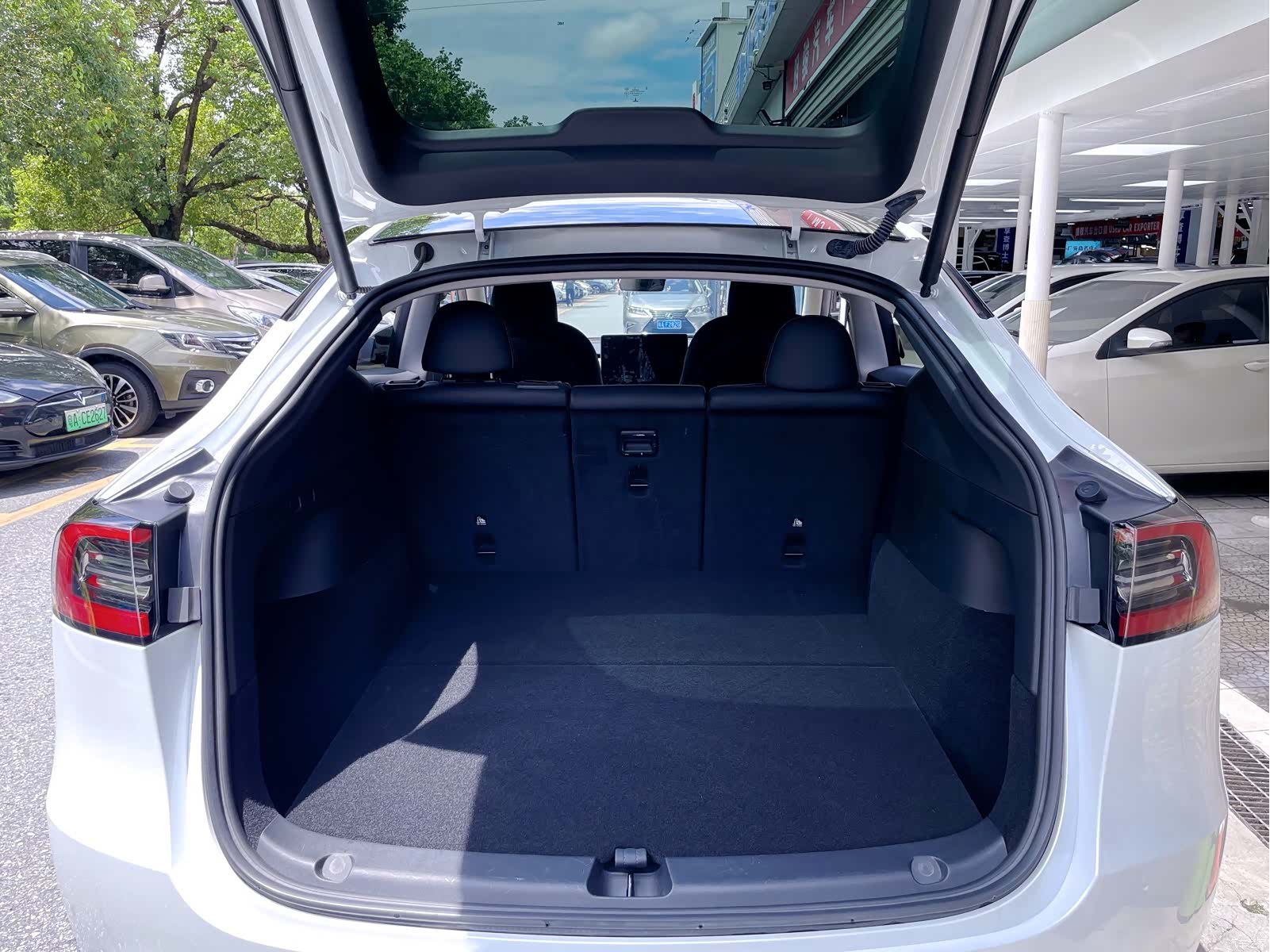 Tesla Model Y, 2023 10
