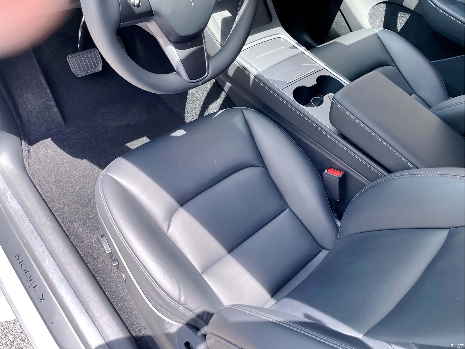 Tesla Model Y, 2023 16