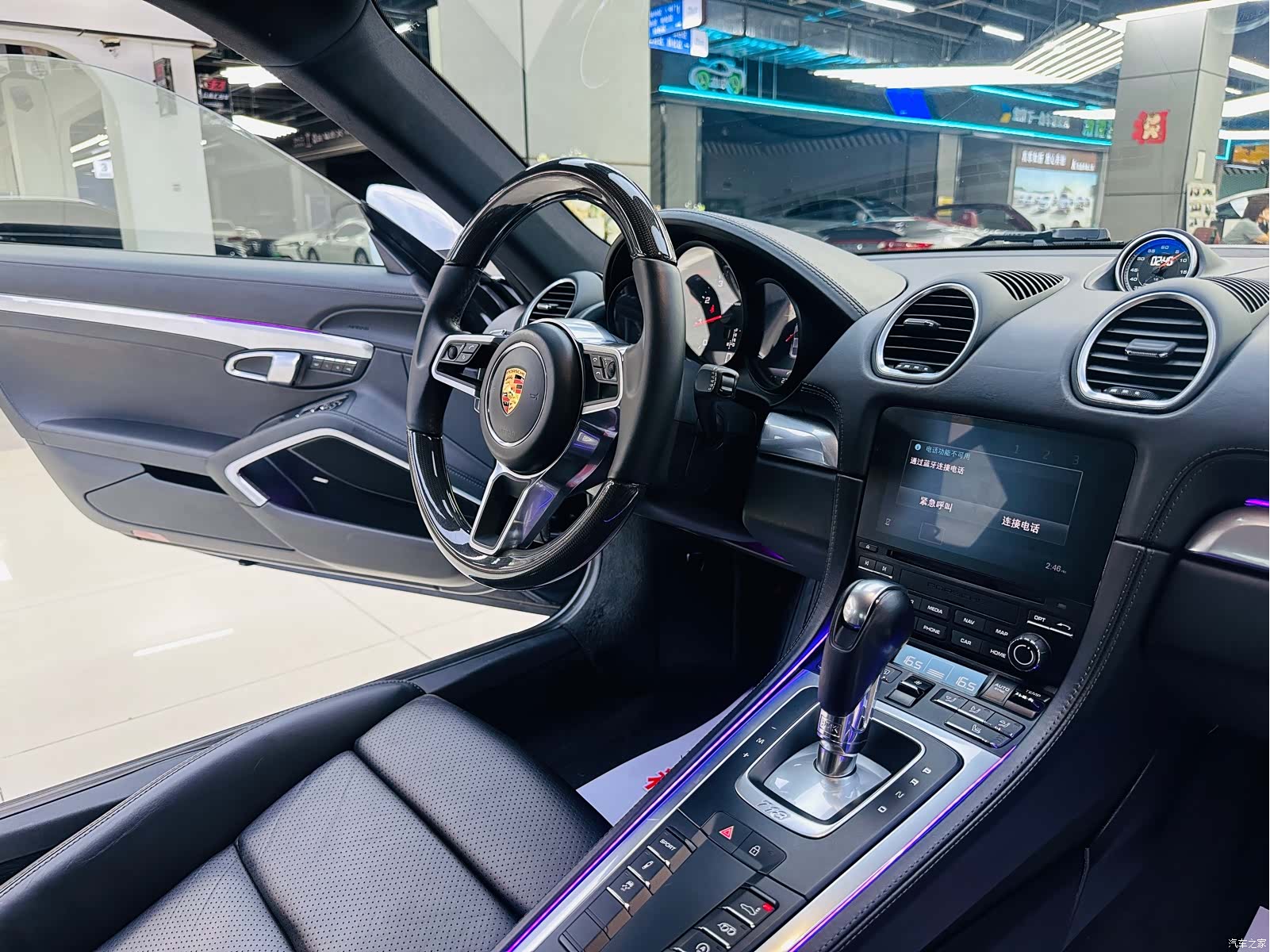 Porsche Cayman, 2019 11