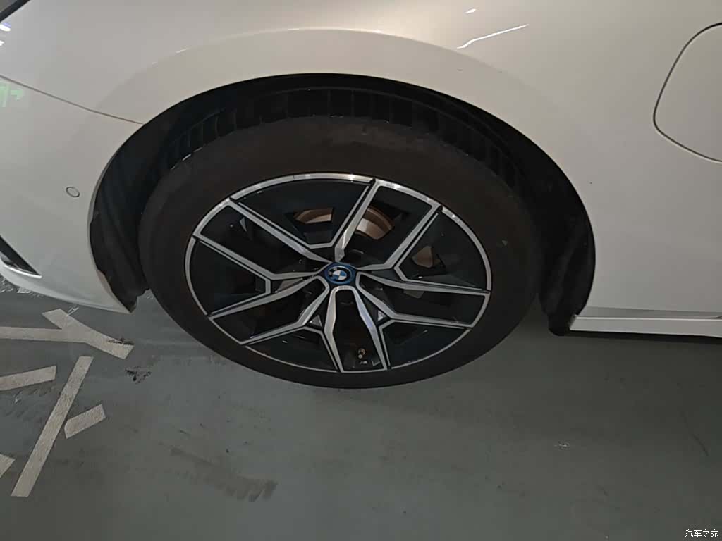 BMW i5, 2024 23