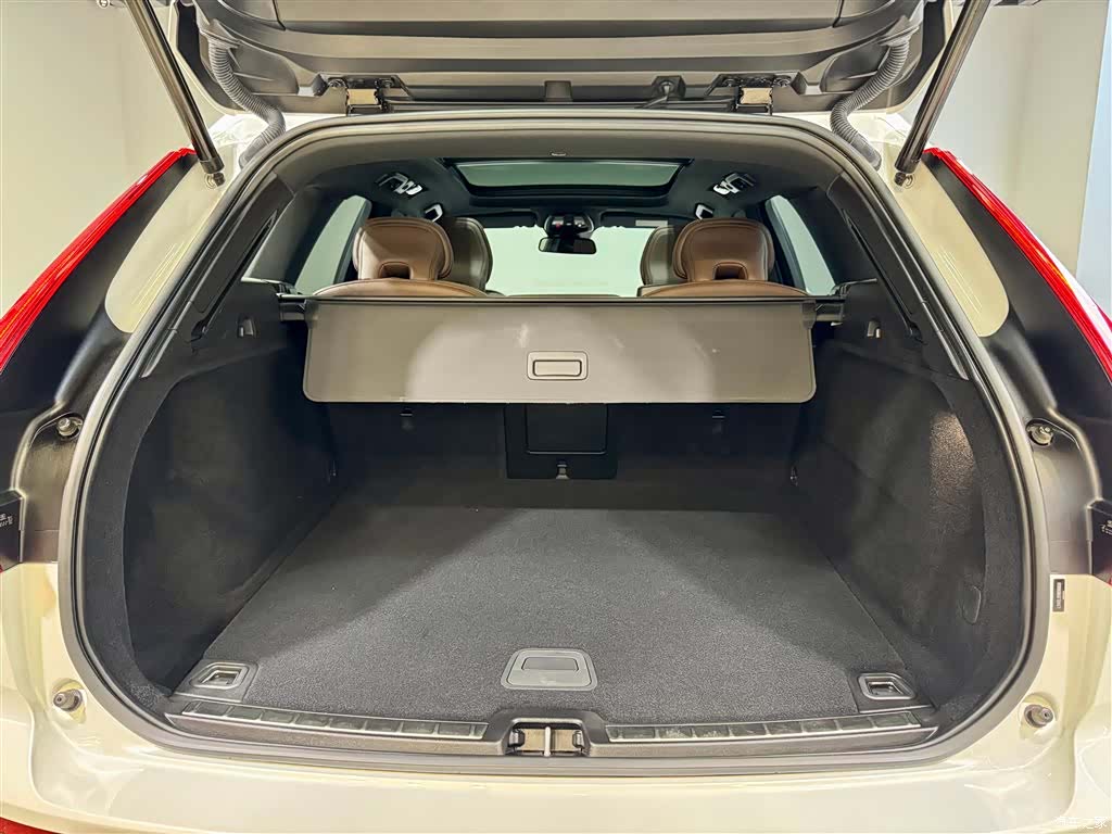 Volvo XC60, 2022 25
