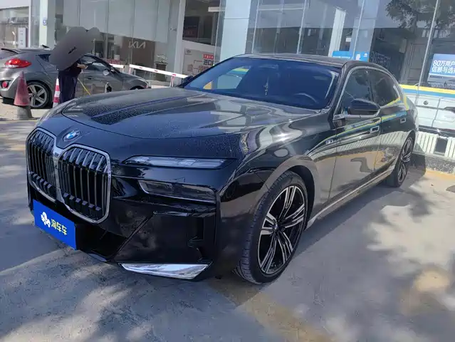 BMW 7-Series 2026 — купить из Китая под заказ