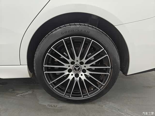 Mercedes-Benz C-Class, 2022 13