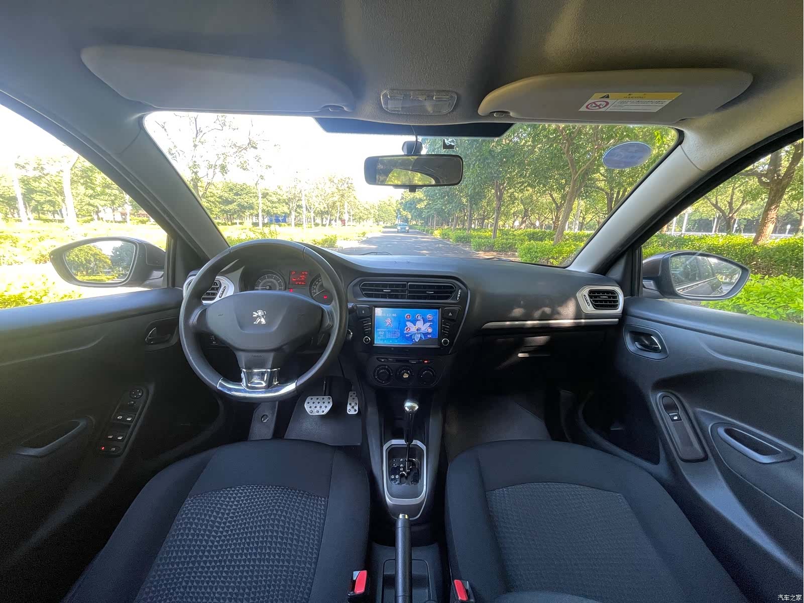 Peugeot 301, 2014 6