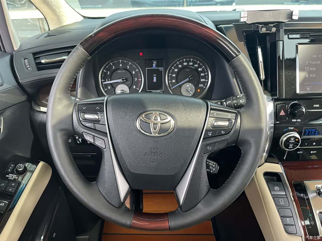 Toyota Alphard, 2016 11