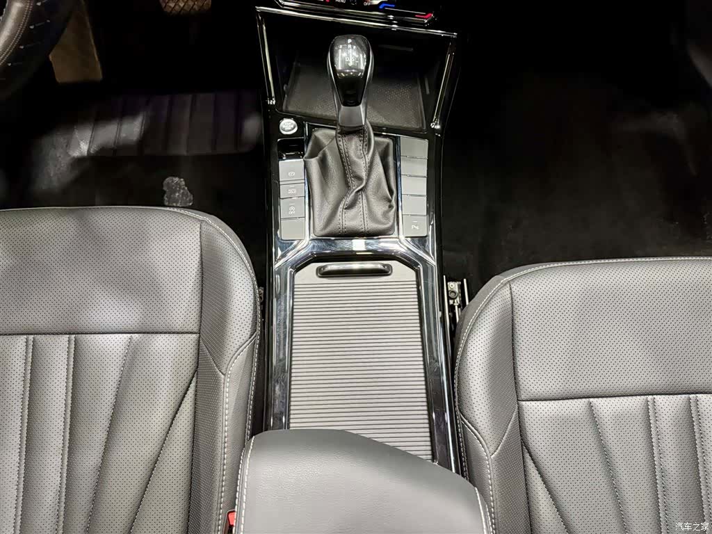 Volkswagen Passat, 2025 23