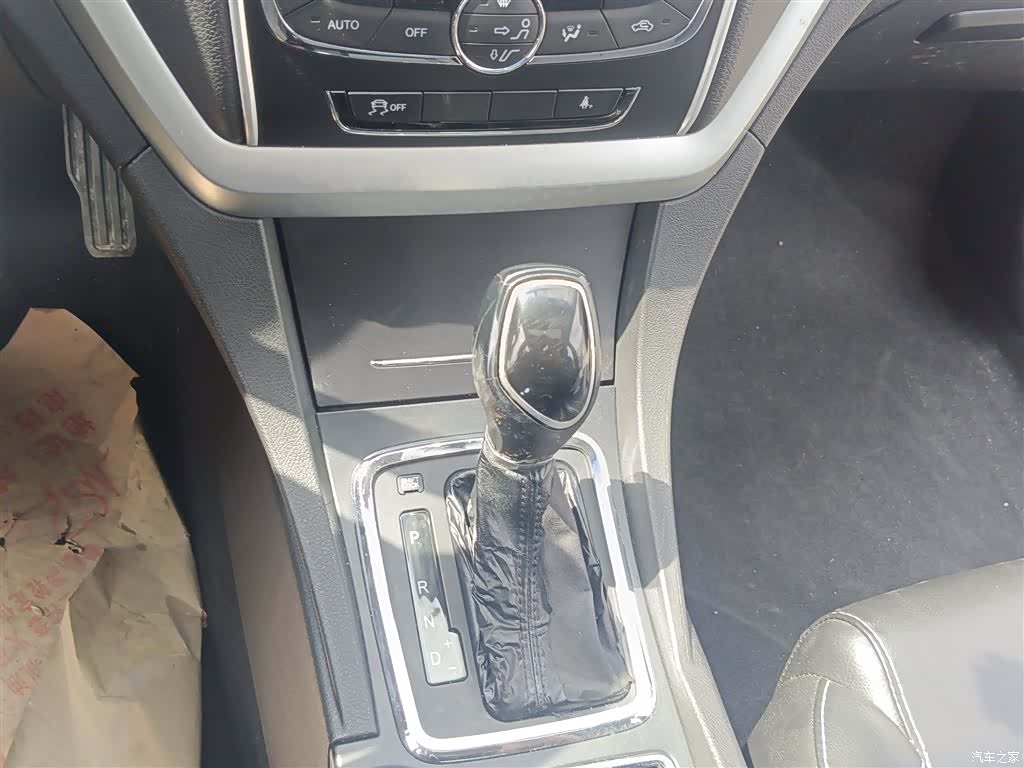 Geely Emgrand, 2016 10