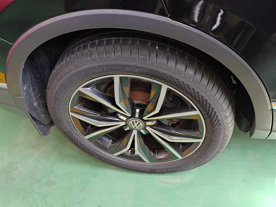 Volkswagen Tiguan L