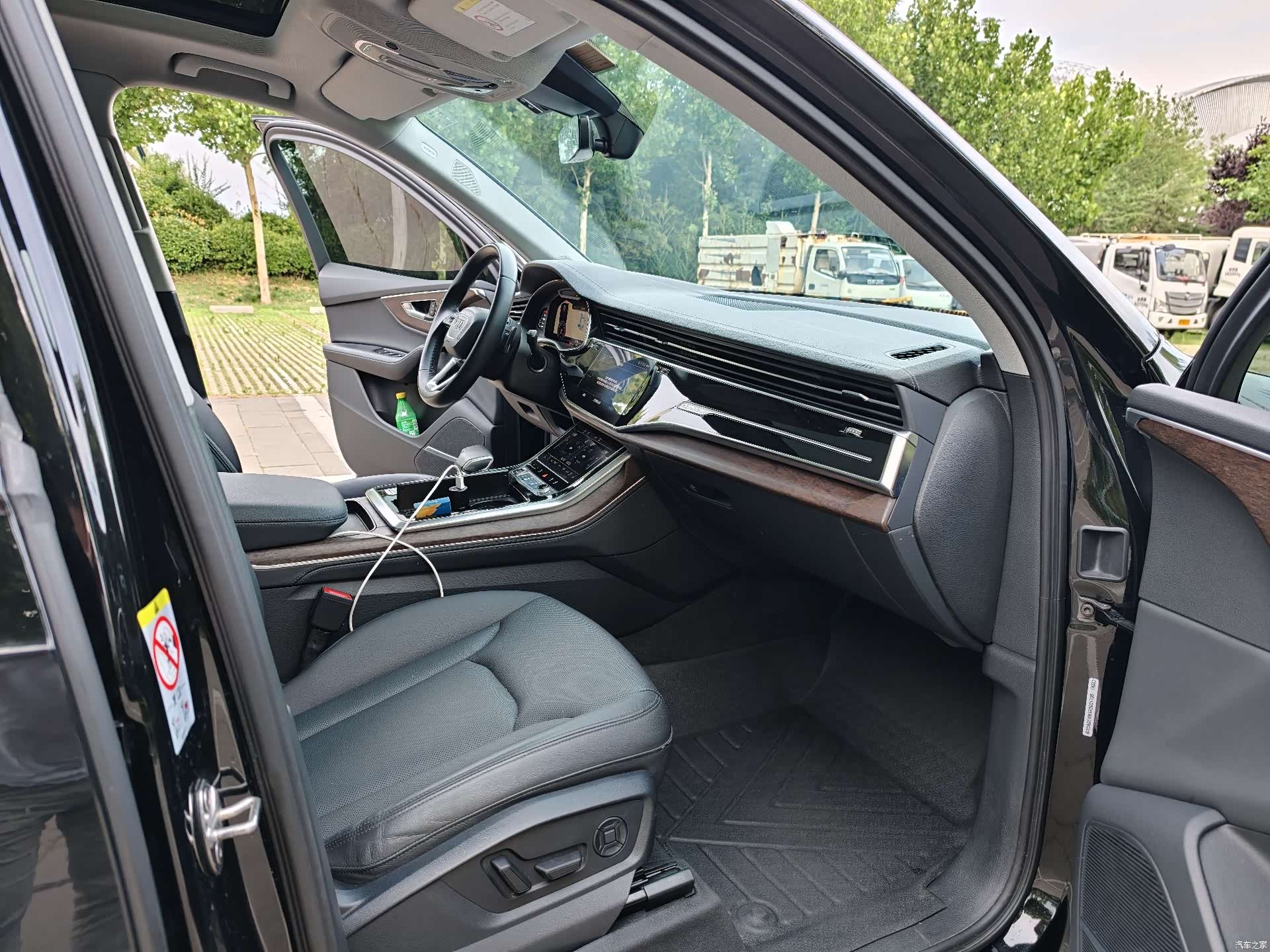 Audi Q7, 2023 10