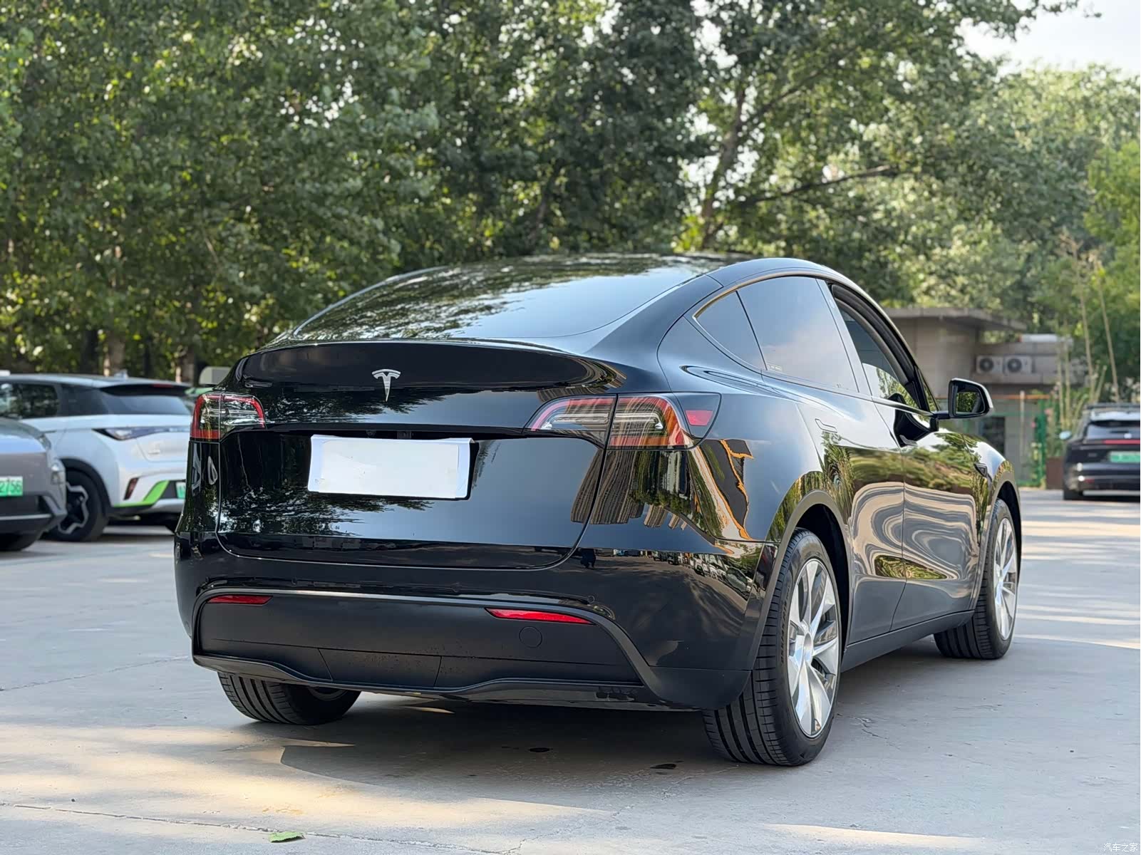 Tesla Model Y, 2022 14
