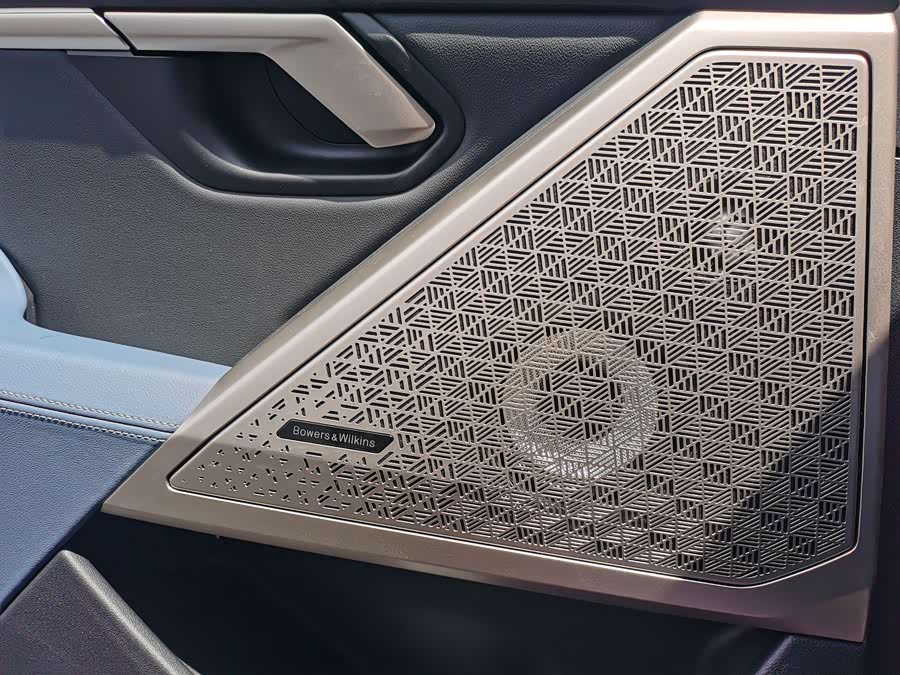 BMW 5 Series 2024, фото 28