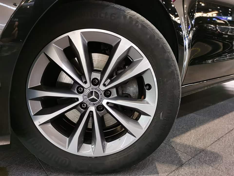Mercedes-Benz V-class