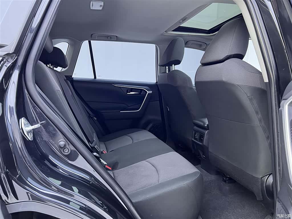 Toyota RAV4, 2022 18