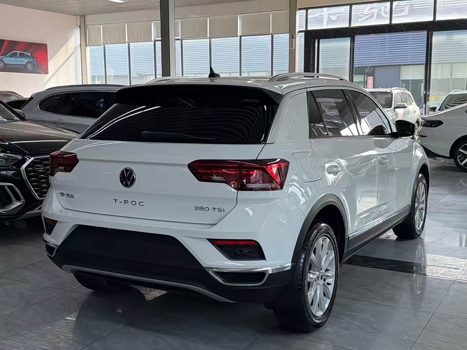 Volkswagen T-ROC exploring Songs