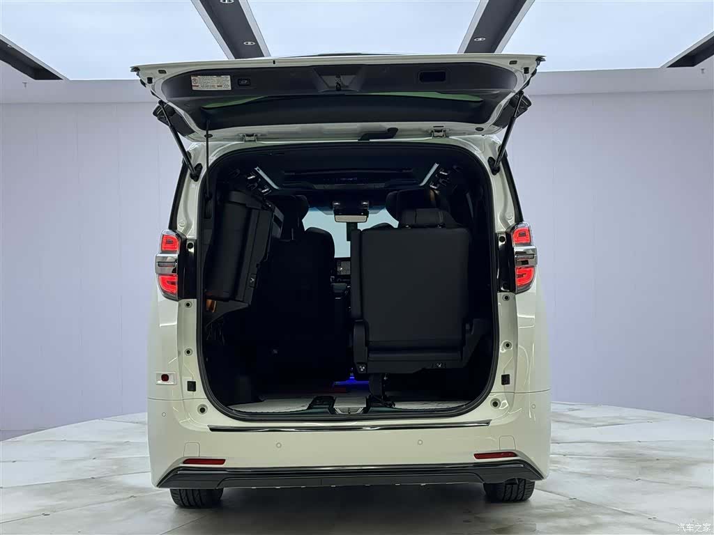 Toyota Vellfire, 2022 27