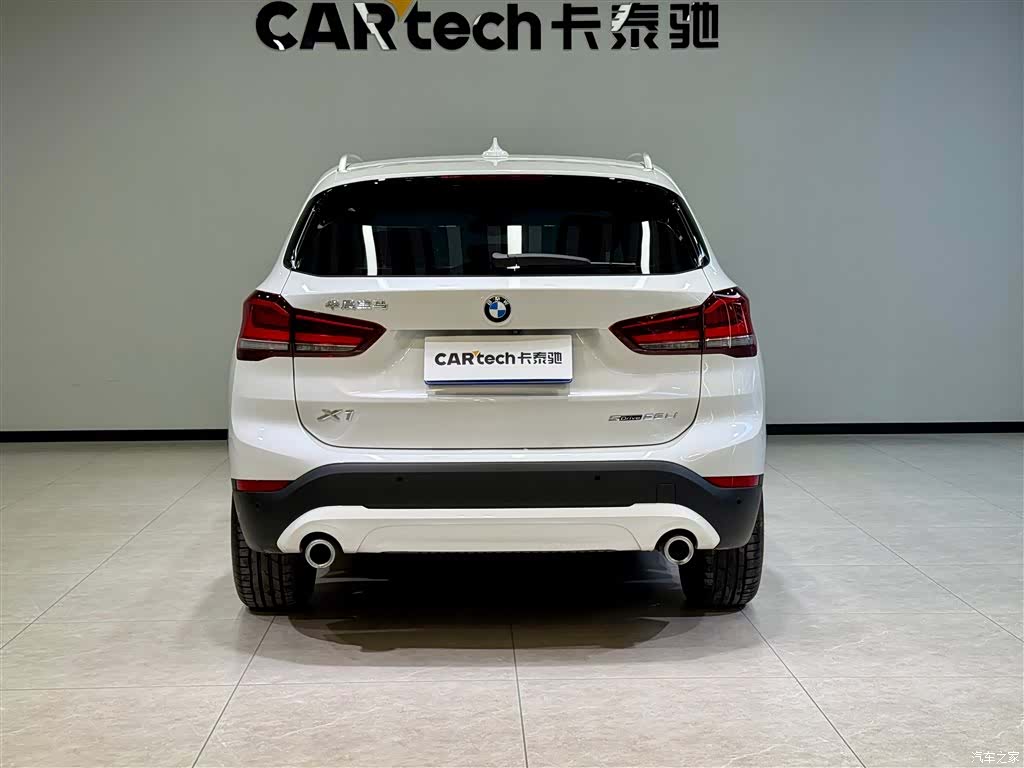 BMW X1, 2023 все фото