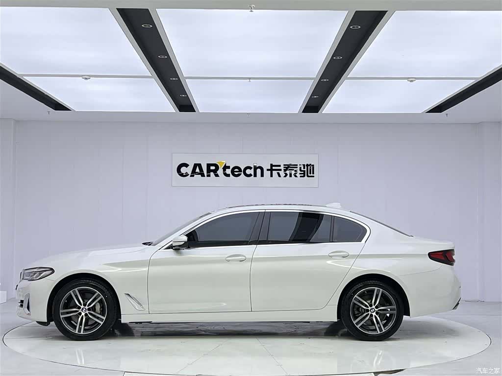 BMW 5 Series, 2022 8