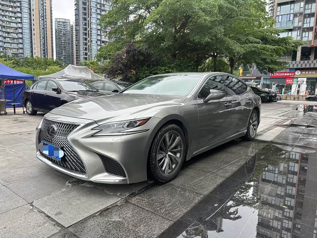 Lexus LS